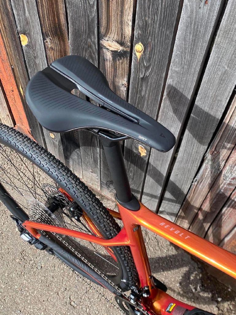 Použité Giant Revolt Advanced 2 2025 2025 Road & Gravel — obrázek 8 z 11