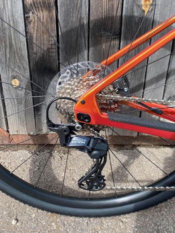 Použité Giant Revolt Advanced 2 2025 2025 Road & Gravel — obrázek 5 z 11