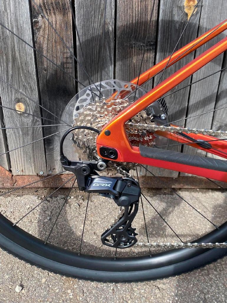 Použité Giant Revolt Advanced 2 2025 2025 Road & Gravel — obrázek 5 z 11