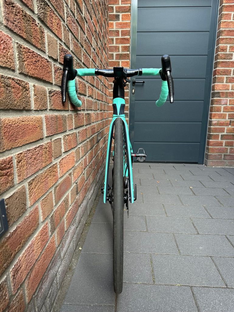 Bianchi Oltre Comp 2025 2025 Road & Gravel usato, Verde — immagine 2 di 10