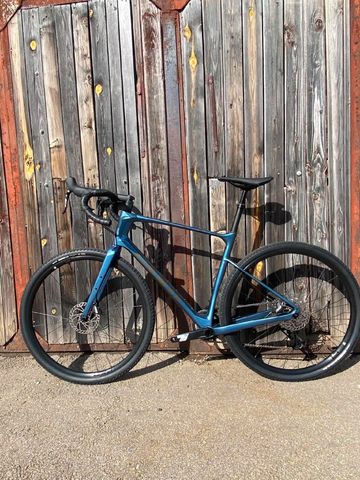 Tweedehands Giant Revolt SRAM Apex 2024 Road & Gravel — afbeelding 2 van 13