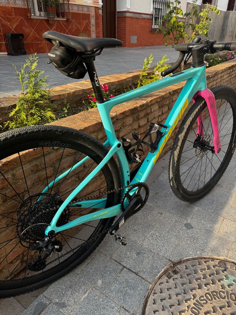 Tweedehands Berria Custom SRAM Apex 2025 Road & Gravel — afbeelding 4 van 4