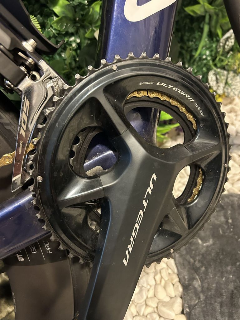Używany Canyon Aeroad CF SL - Shimano 105 Di2 (NoWheels) 2024 Road & Gravel — zdjęcie 10 z 13