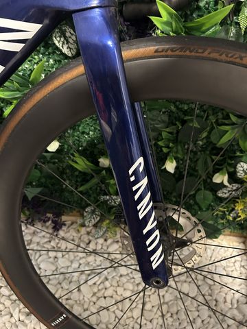 Używany Canyon Aeroad CF SL - Shimano 105 Di2 (NoWheels) 2024 Road & Gravel — zdjęcie 13 z 13