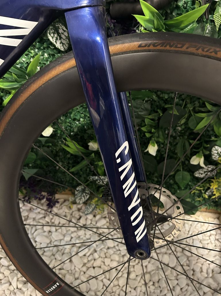 Używany Canyon Aeroad CF SL - Shimano 105 Di2 (NoWheels) 2024 Road & Gravel — zdjęcie 13 z 13