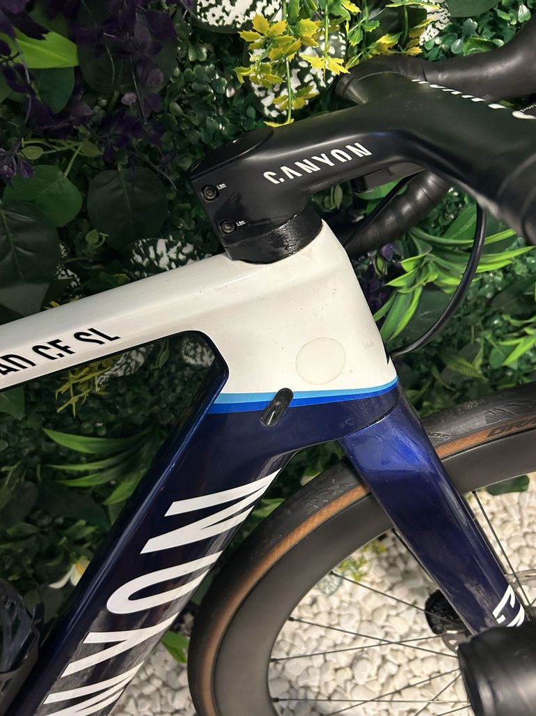 Używany Canyon Aeroad CF SL - Shimano 105 Di2 (NoWheels) 2024 Road & Gravel — zdjęcie 11 z 13