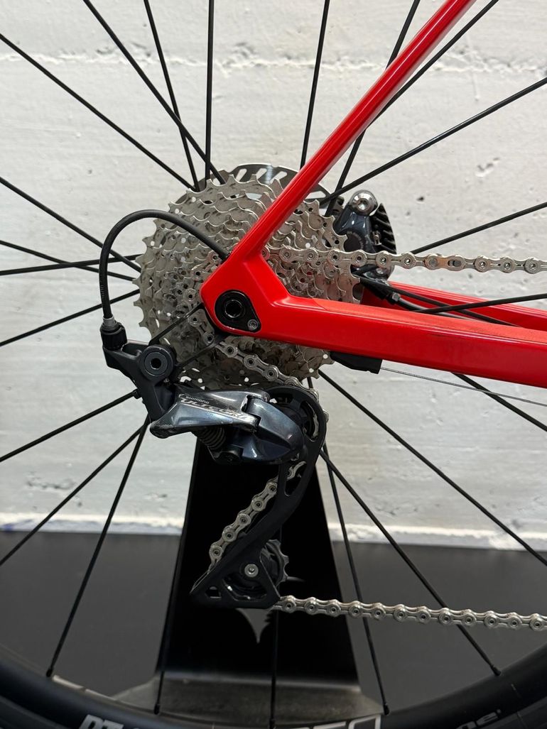 Použité BMC Roadmachine FIVE 2022 2022 Road & Gravel — obrázek 2 z 7