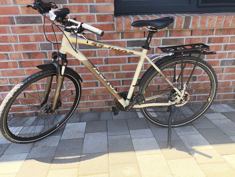 Compel Custom Shimano Alivio 2024 Road & Gravel d'occasion