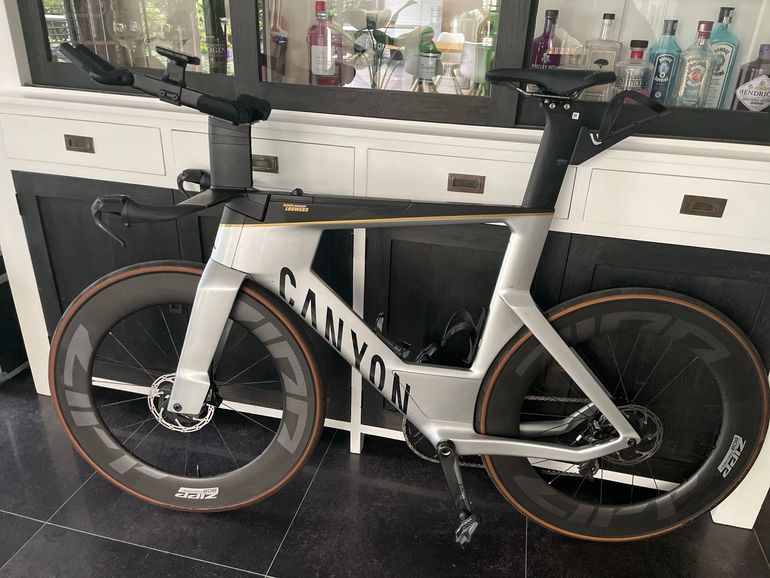 Canyon Speedmax CFR Disc eTap 2024 2024 Road & Gravel usato, Grigio chiaro — immagine 2 di 3
