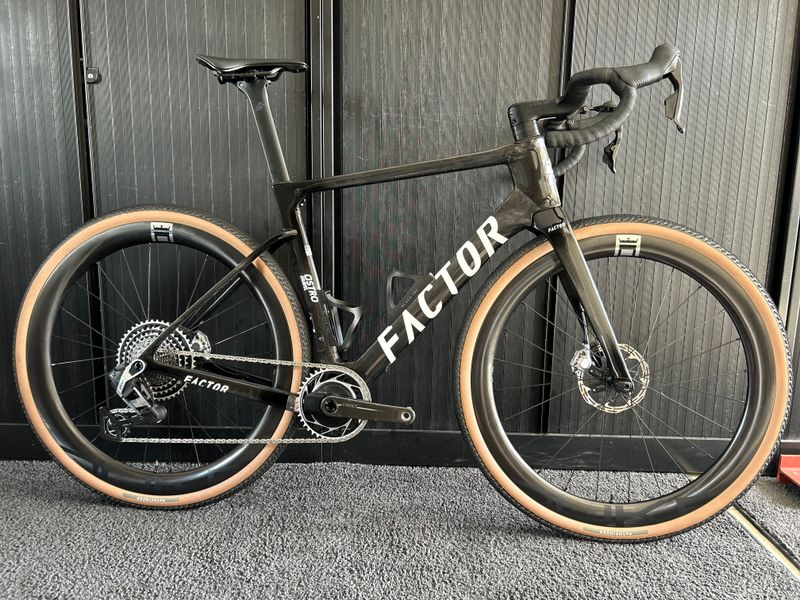 Factor Ostro Gravel - SRAM Red XPLR w/ Power Meter 2026 2026 Road & Gravel d'occasion