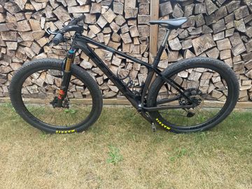 Used Trek Procaliber 9.8 2023 2023 Mountainbike, Black, 29 — image 1 of 9