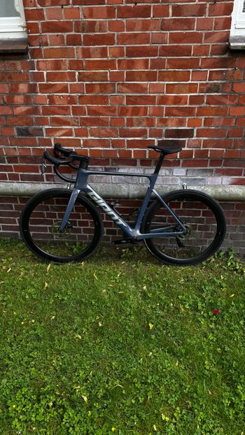Używany Giant Propel Advanced Pro 1 2026 2026 Road & Gravel