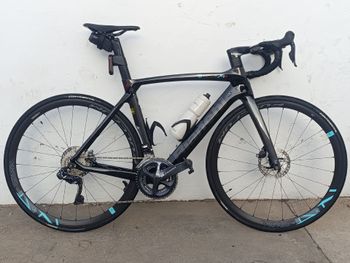 Używany Bianchi Oltre XR4 Ultegra Di2 2021 2021 Road & Gravel
