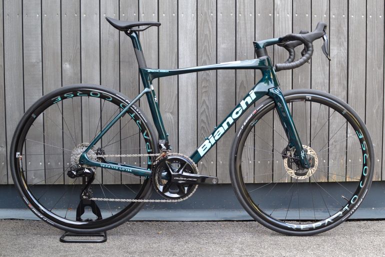 Bianchi SPECIALISSIMA 140TH RC DURA-ACE DI2 2025