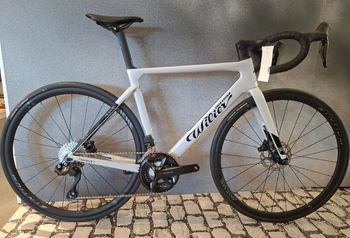 Použité Wilier Filante SL SHIMANO 105 Di2 2024 2024 Road & Gravel