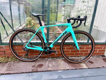 Gebrauchtes Bianchi Impulso COMP GRX 610 disc 2024 2024 Road & Gravel, Grün — Bild 1 von 9