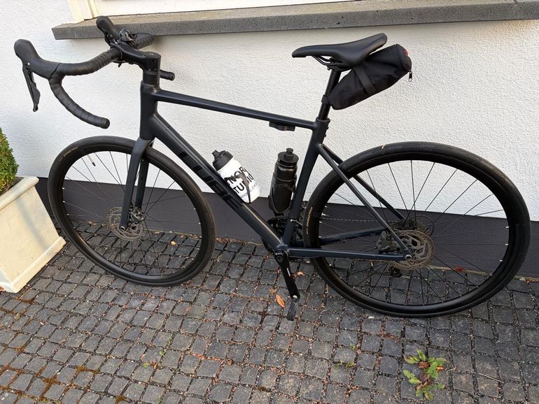 CUBE ATTAIN, RACE 2025 2025 Road & Gravel usato, Nero — immagine 2 di 22