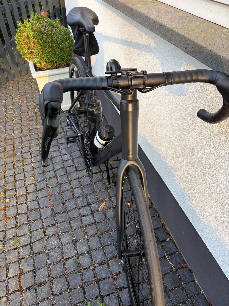 CUBE ATTAIN, RACE 2025 2025 Road & Gravel usato, Nero — immagine 10 di 22