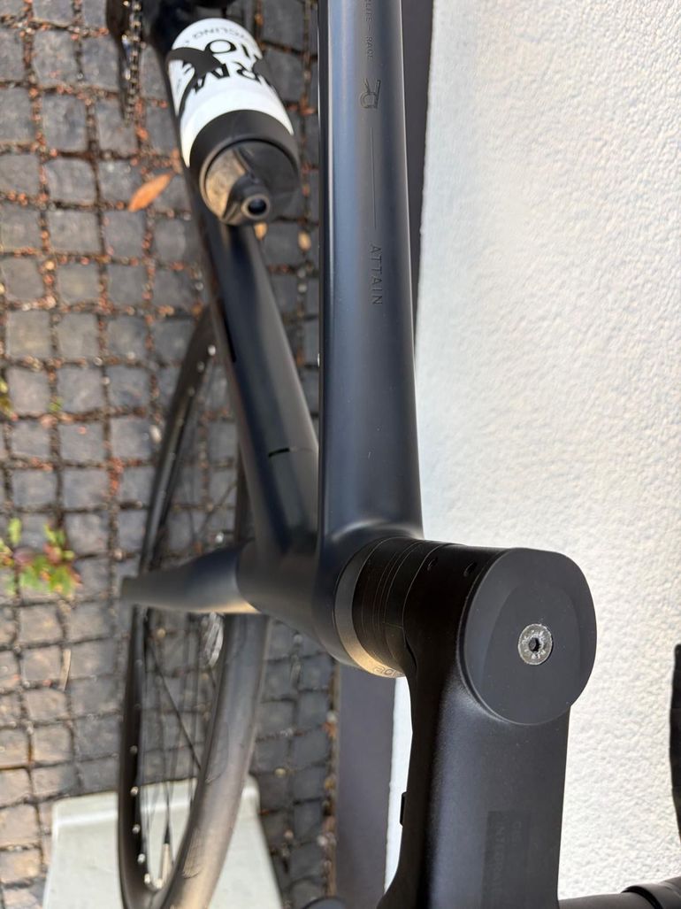 CUBE ATTAIN, RACE 2025 2025 Road & Gravel usato, Nero — immagine 17 di 22