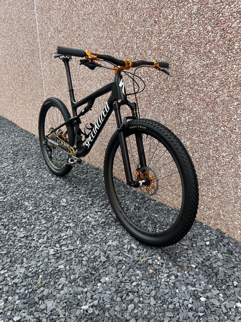 Použité Specialized Epic Expert 2023 2023 Mountainbike — obrázek 2 z 5