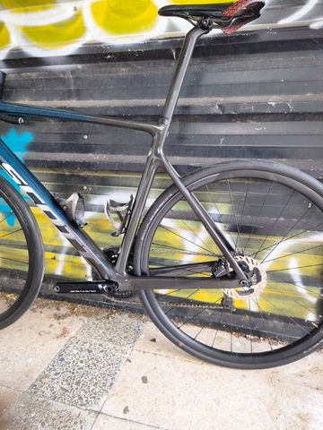 Tweedehands Scott Addict RC 40 2021 2021 Road & Gravel — afbeelding 11 van 14
