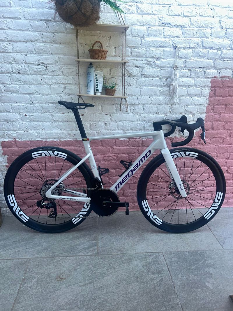 Käytetty Megamo pulse slr Custom Frameset 2026 Road & Gravel