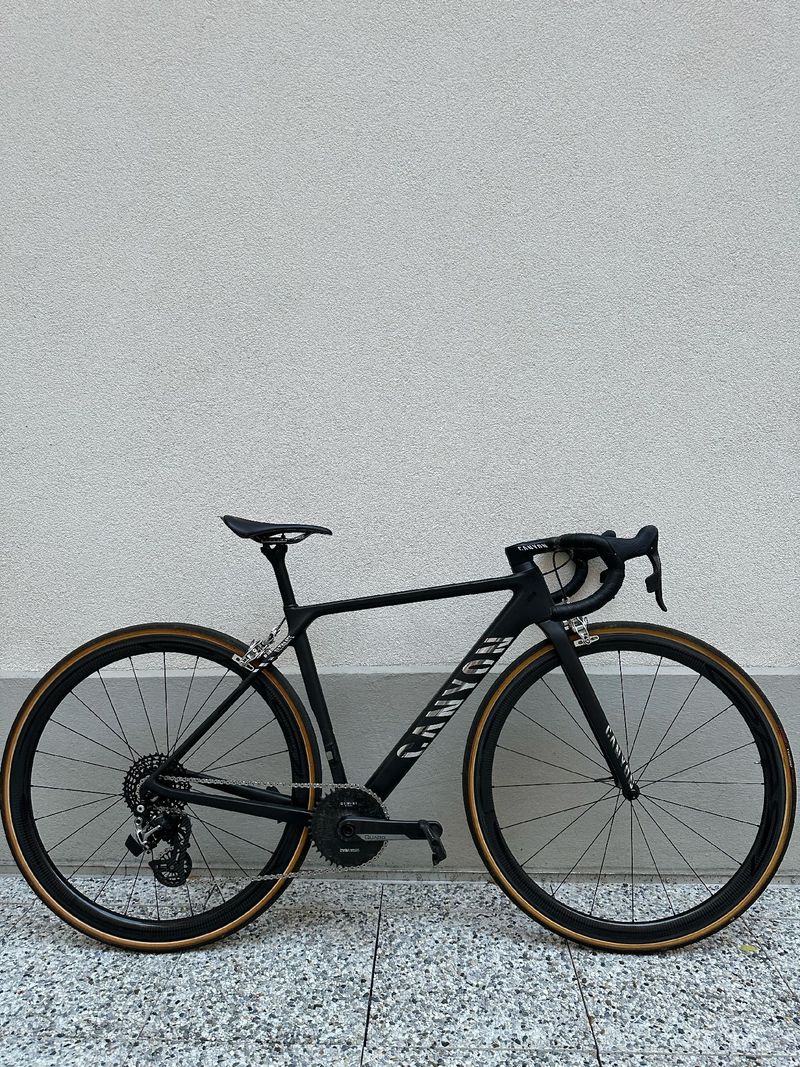 Käytetty Canyon Ultimate CF EVO 10.0 LTD 2017 2017 Road & Gravel