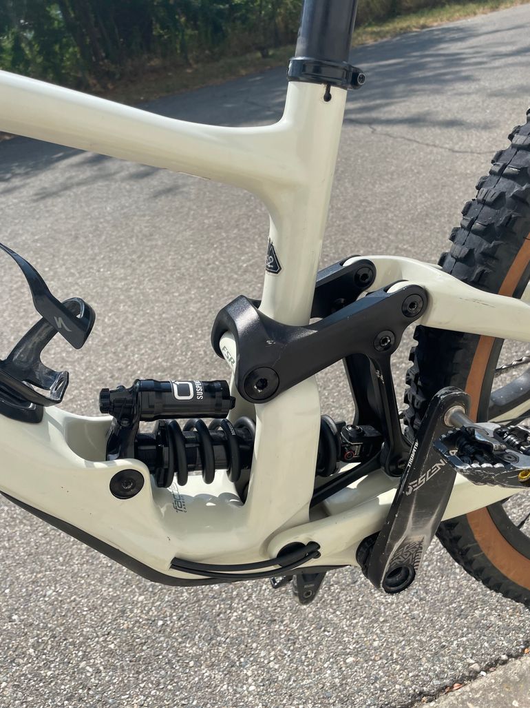Używany Specialized Enduro Elite 2022 2022 Mountainbike — zdjęcie 2 z 6