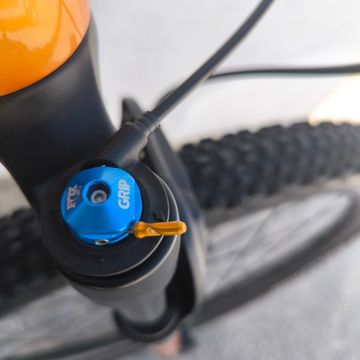 Used Trek Procaliber 9.8 2021 2021 Mountainbike, Orange, 29 — image 11 of 15