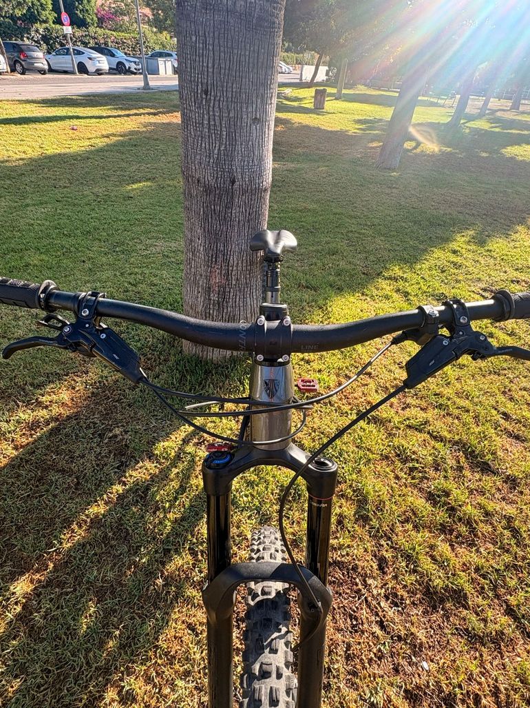 Brugt Trek Slash 7 Gen 5 2023 2023 Mountainbike — billede 3 af 11