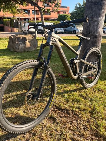 Brugt Trek Slash 7 Gen 5 2023 2023 Mountainbike — billede 2 af 11