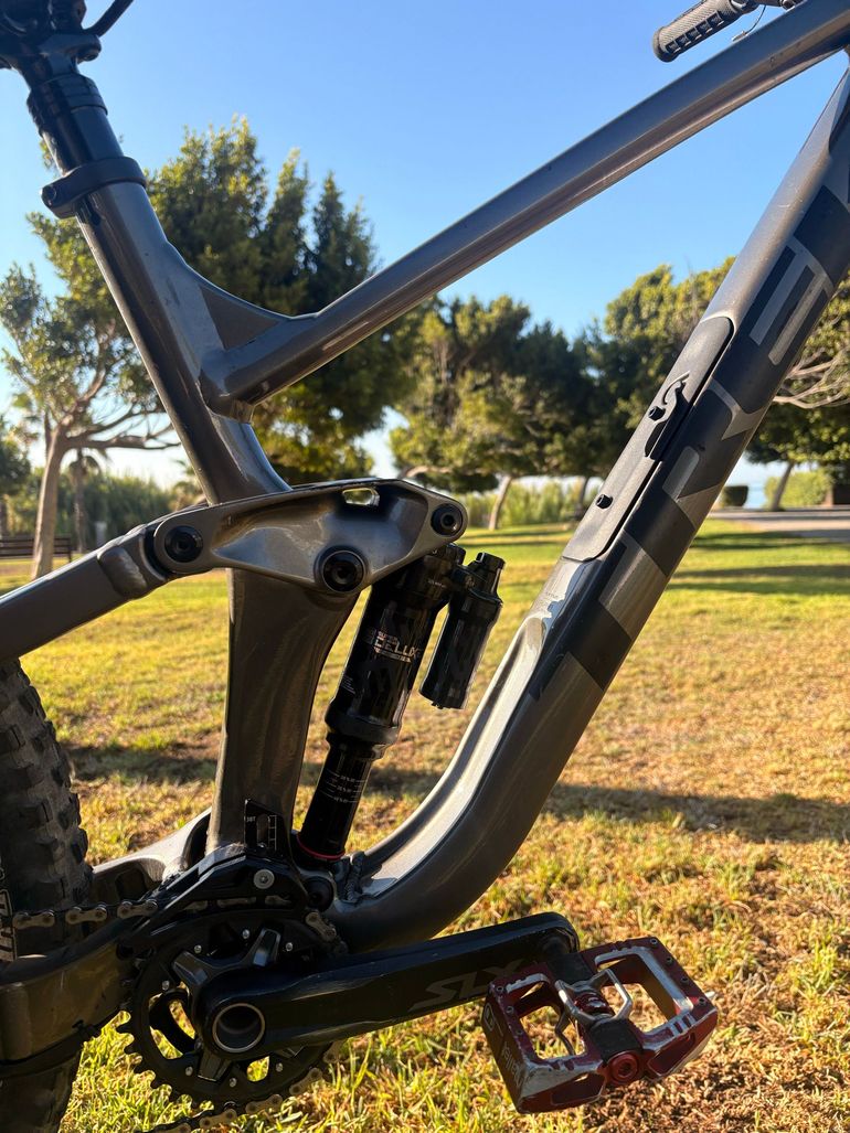 Brugt Trek Slash 7 Gen 5 2023 2023 Mountainbike — billede 5 af 11