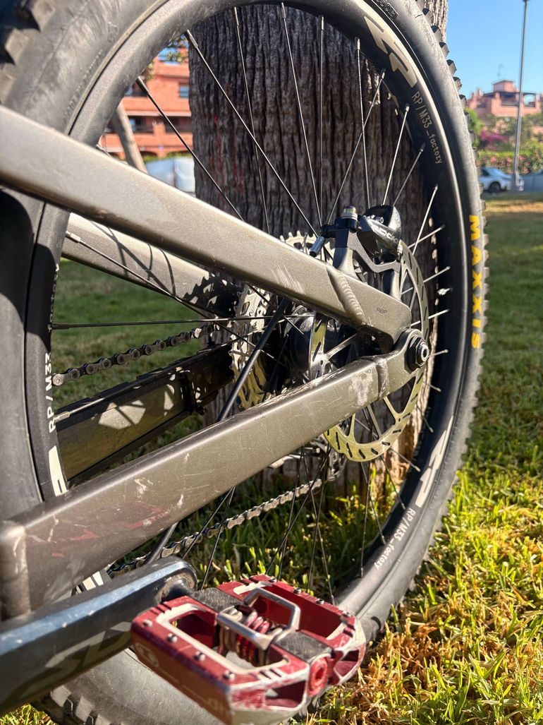 Brugt Trek Slash 7 Gen 5 2023 2023 Mountainbike — billede 9 af 11