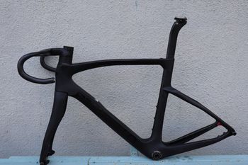 Pinarello F7 ULTEGRA Di2 2024 Frameset 2024 Road & Gravel usato, Nero — immagine 7 di 8