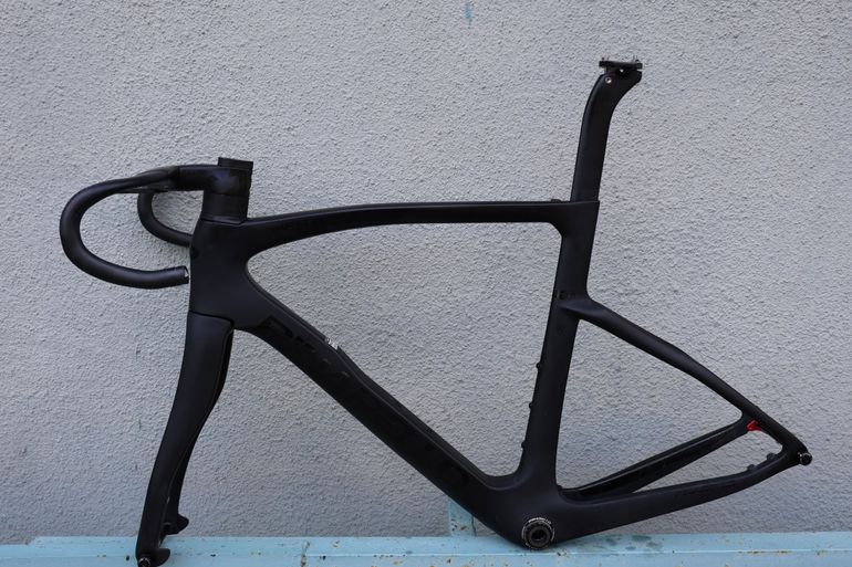 Pinarello F7 ULTEGRA Di2 2024 Frameset 2024 Road & Gravel usato, Nero — immagine 7 di 8