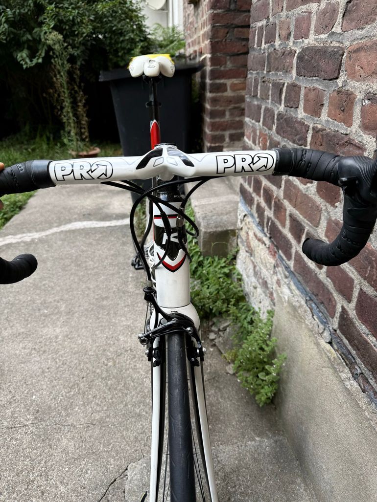 Used Kuota Kult Campagnolo Chorus 2015 Road & Gravel, White — image 7 of 8