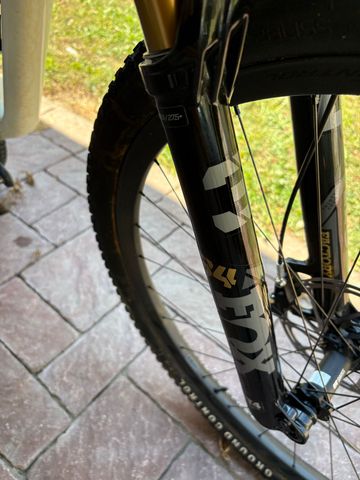 Used Specialized Epic EVO Pro 2023 2023 Mountainbike, White, 29 — image 63 of 74