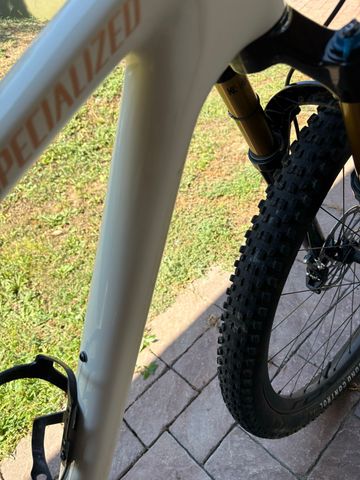 Used Specialized Epic EVO Pro 2023 2023 Mountainbike, White, 29 — image 48 of 74