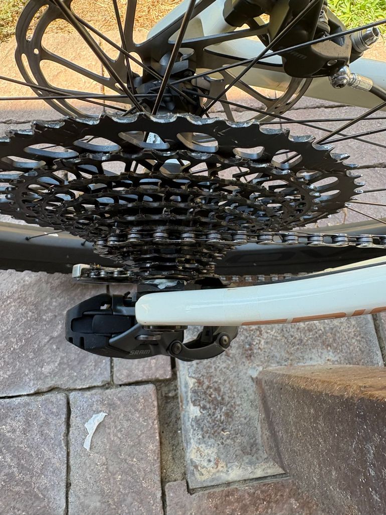 Used Specialized Epic EVO Pro 2023 2023 Mountainbike, White, 29 — image 27 of 74