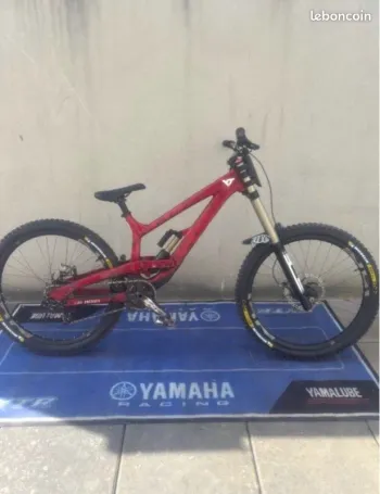Tweedehands Yt Tues Dh 1of1 2023 MTB