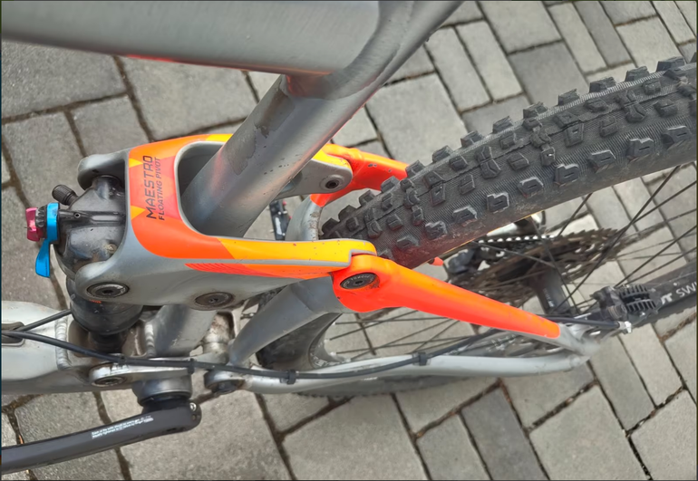 Used Giant 1 2017 Mountainbike, Light Gray — image 2 of 5