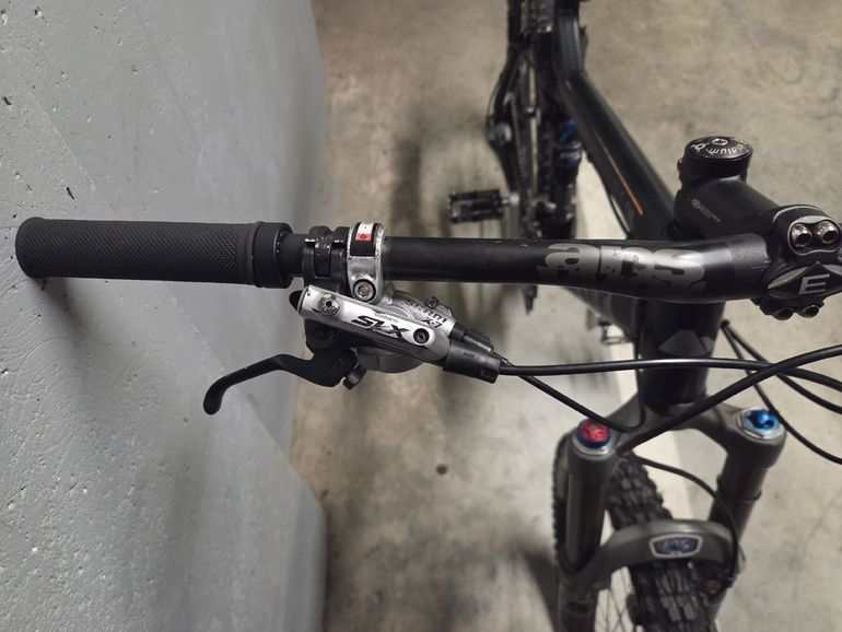 Použité Canyon Nerve Shimano Deore XT 2010 Mountainbike — obrázek 5 z 7