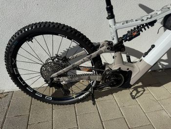 Gebrauchtes Focus SAM ² 6.9 2023 2023 Mountainbike, Hellgrau, 29 — Bild 4 von 5