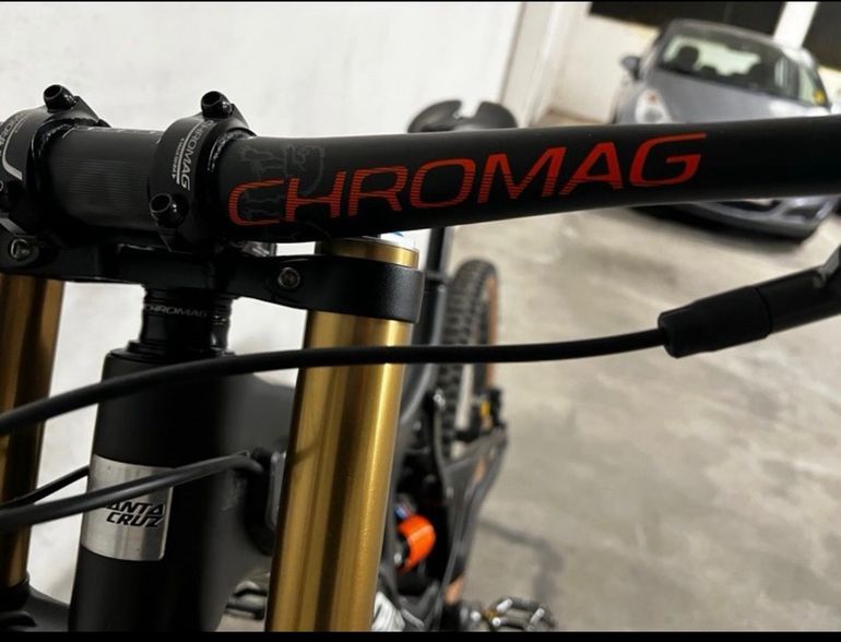 Used Santa Cruz V10 SRAM X01 Eagle 2017 Mountainbike, Black — image 4 of 8