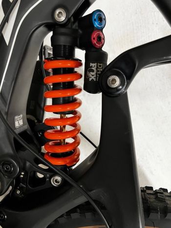 Used Santa Cruz V10 SRAM X01 Eagle 2017 Mountainbike, Black — image 6 of 8