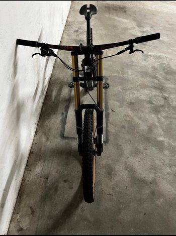 Used Santa Cruz V10 SRAM X01 Eagle 2017 Mountainbike, Black — image 7 of 8