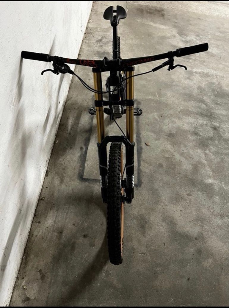Used Santa Cruz V10 SRAM X01 Eagle 2017 Mountainbike, Black — image 7 of 8