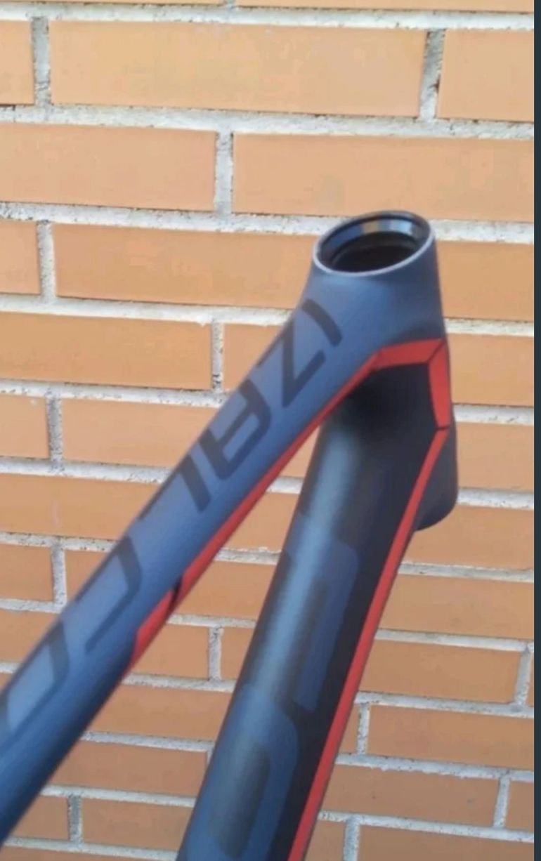 Used Focus Izalco Frameset 2015 Road & Gravel, Black — image 7 of 20