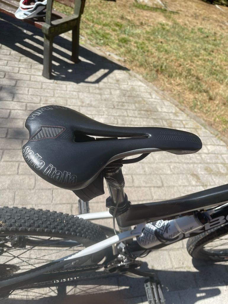 Used Orbea Oiz Shimano Deore XT 2016 Mountainbike, Black — image 12 of 15