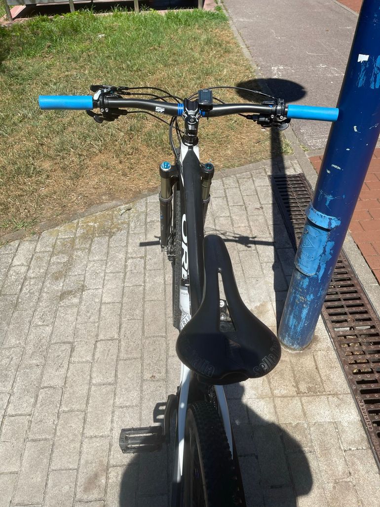 Used Orbea Oiz Shimano Deore XT 2016 Mountainbike, Black — image 11 of 15